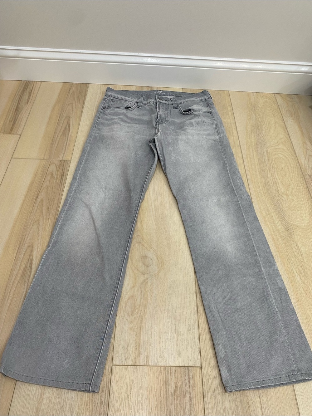 7 For All Mankind Jeans Mens 30x28 Gray Carsen Easy Straight Luxe Denim Pants